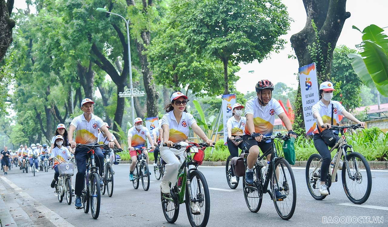 ASEAN Family Day 2022: Nơi kết nối đồng nghiệp, bạn bè, gia đình trong Cộng đồng ASEAN và đối tác tại Hà Nội ASEAN Family Day 2022: Nơi kết nối đồng nghiệp, bạn bè, gia đình trong Cộng đồng ASEAN và đối tác tại Hà Nội