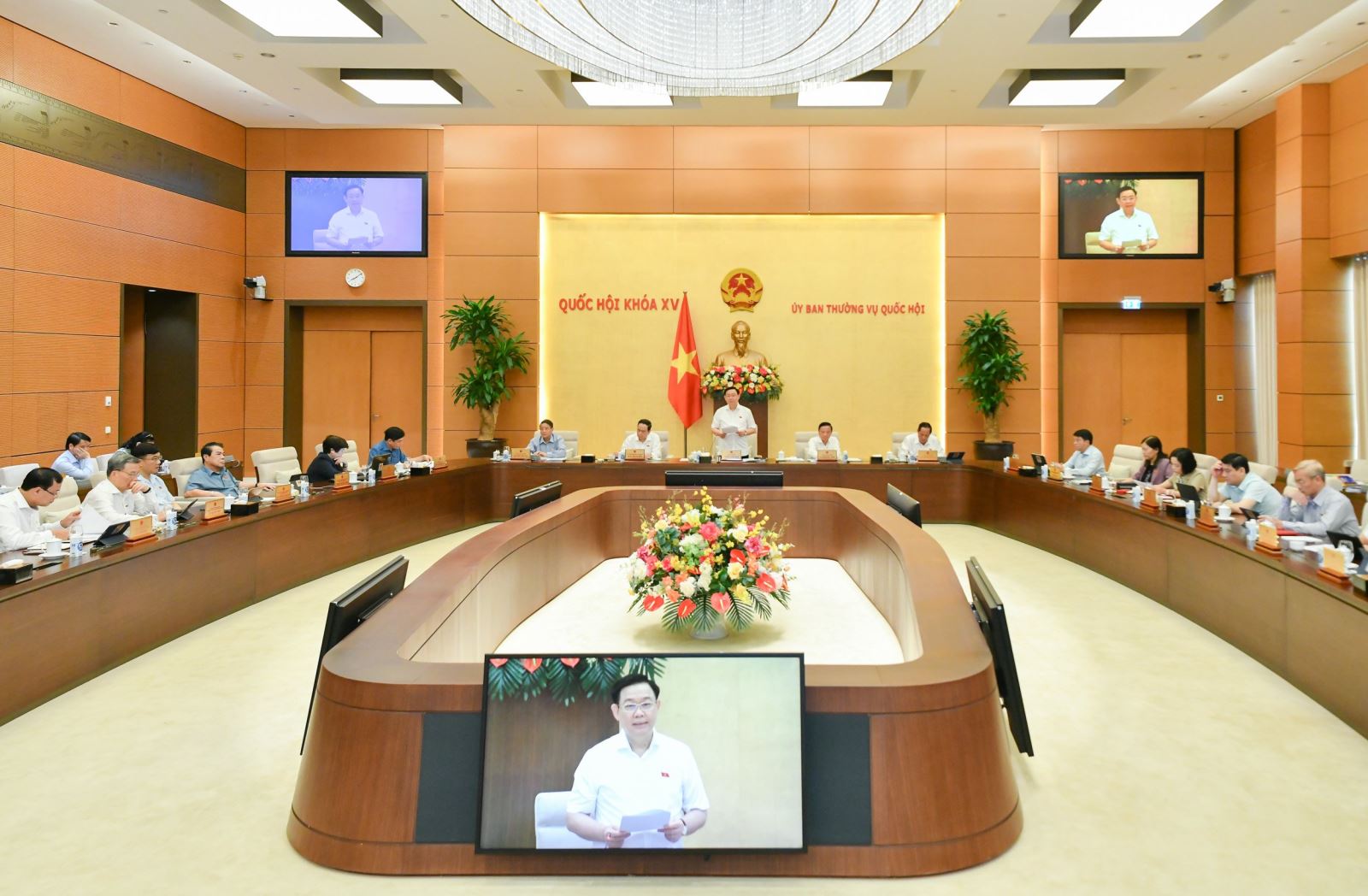 Khai mạc Phiên họp chuyên đề pháp luật của Ủy ban Thường vụ Quốc hội Chú thích ảnh
