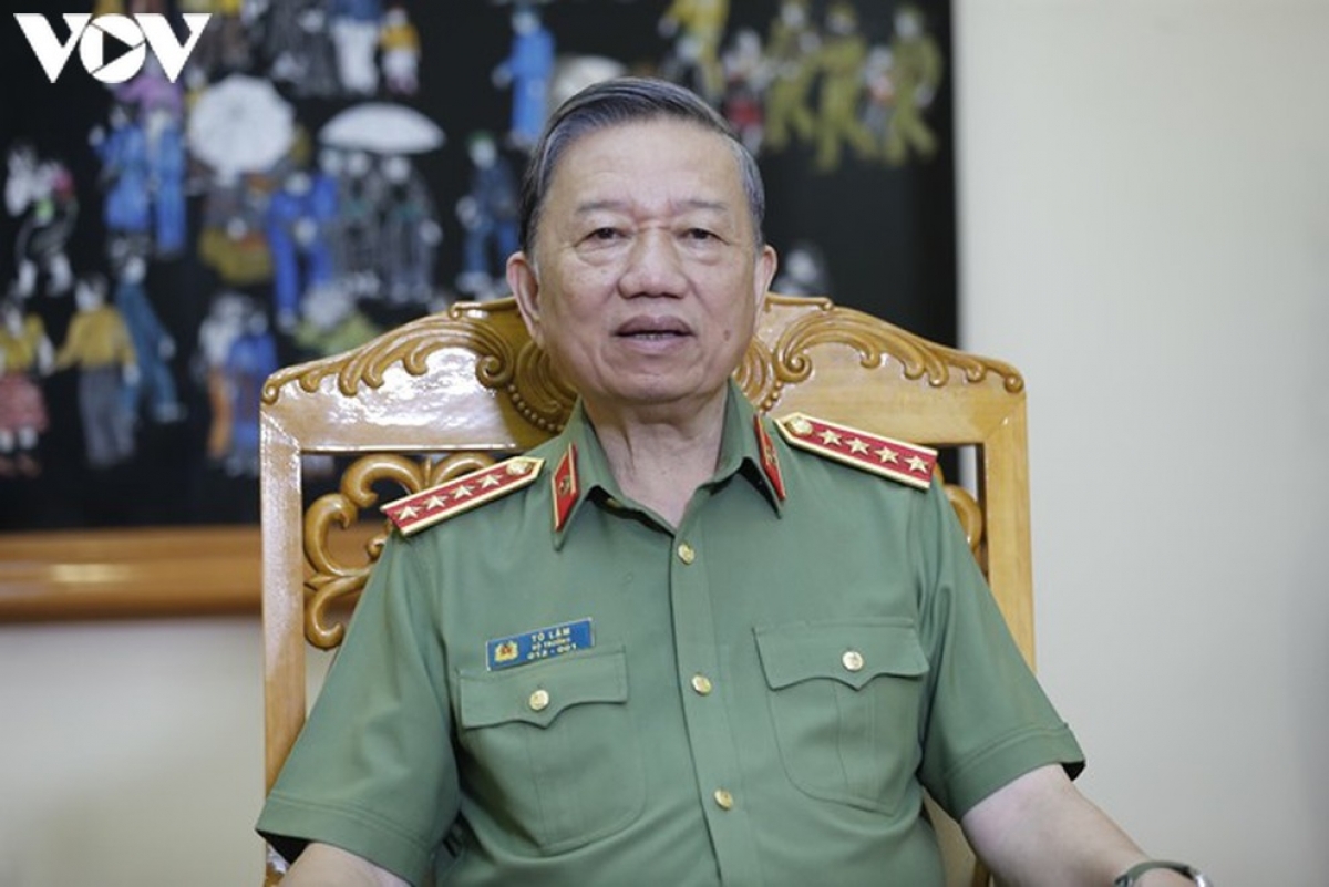Đảng lãnh đạo tuyệt đối, trực tiếp, toàn diện về mọi mặt đối với lực lượng cand hình ảnh 4 Dang lanh dao tuyet doi, truc tiep, toan dien ve moi mat doi voi luc luong cand hinh anh 4