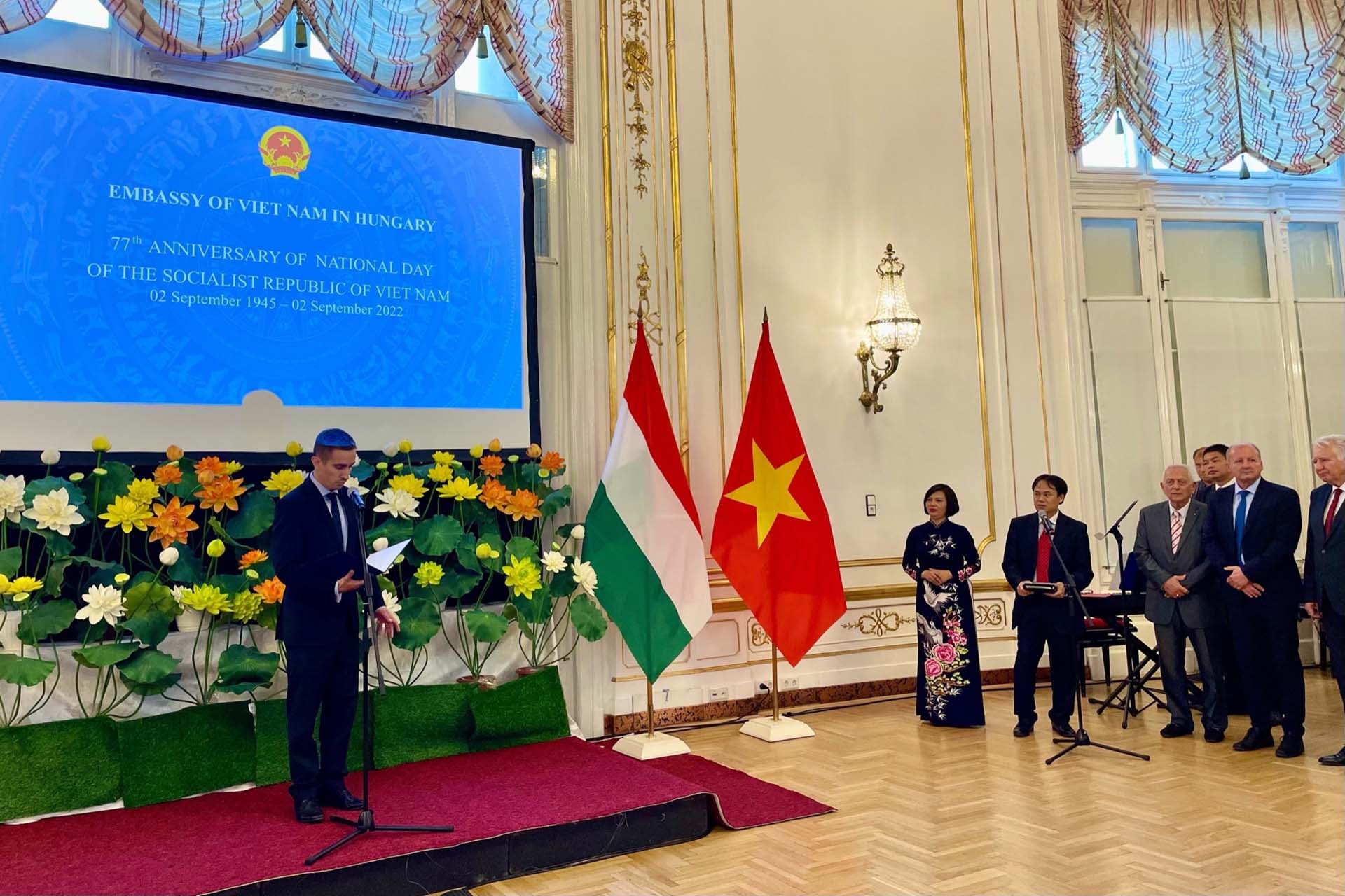 Thứ trưởng Bộ Ngoại giao và Kinh tế Đối ngoại Hungary Stifter Ádám phát biểu tại sự kiện. Thứ trưởng Bộ Ngoại giao và Kinh tế Đối ngoại Hungary Stifter Ádám phát biểu tại sự kiện.