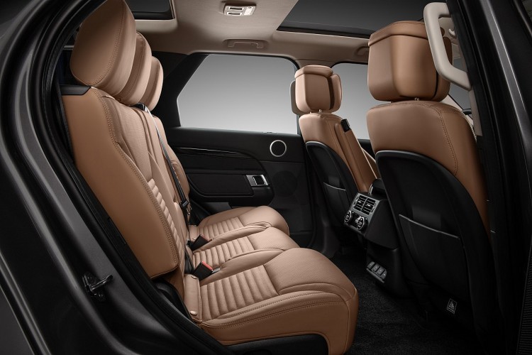 Land Rover Discovery mới về Việt Nam, giá từ 4,539 tỷ đồng Land Rover Discovery mới về Việt Nam, giá từ 4,539 tỷ đồng