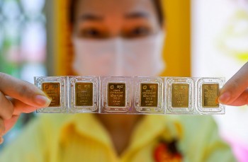 Vàng trong nước vẫn 
