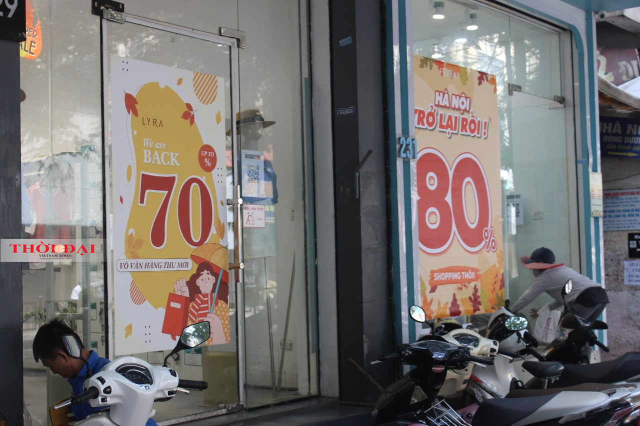 Cửa hàng thời trang, mỹ phẩm mở cửa kinh doanh trở lại Cửa hàng thời trang, mỹ phẩm mở cửa kinh doanh trở lại
