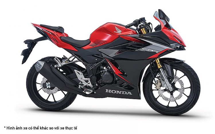 Honda CBR150R màu đen đỏ. 