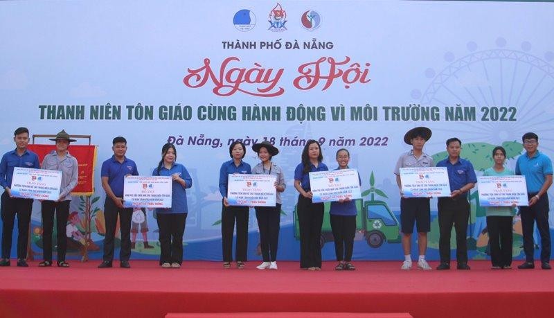 Hỗ trợ sửa nhà, trao sinh kế cho thanh niên tôn giáo Đà Nẵng Hỗ trợ sửa nhà, trao sinh kế cho thanh niên tôn giáo Đà Nẵng ảnh 1