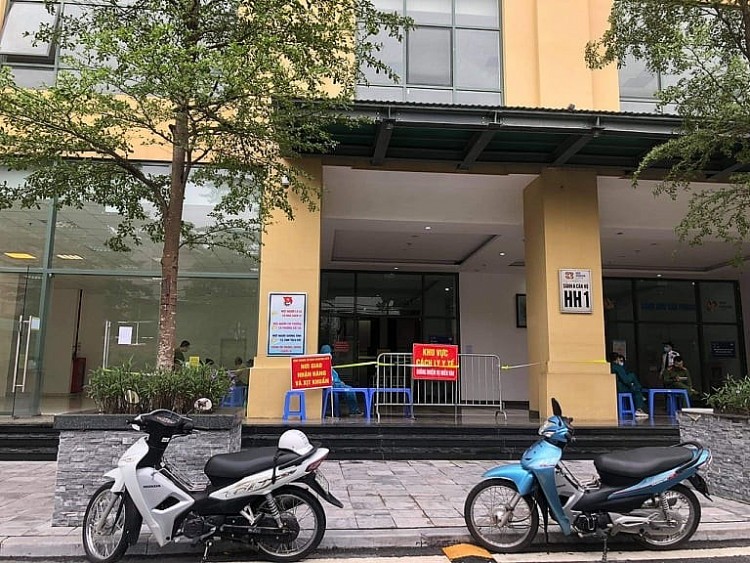 Hà Nội cách ly chung cư hơn 1.000 dân Hà Nội cách ly chung cư hơn 1.000 dân