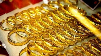 Giá vàng trong nước và thế giới cùng 'đi lên'