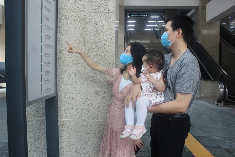 Người dân được đi tàu Cát Linh-Hà Đông sau thời gian dài chờ đợi | Giao thông | Vietnam+ (VietnamPlus) Người dân được đi tàu Cát Linh-Hà Đông sau thời gian dài chờ đợi | Giao thông | Vietnam+ (VietnamPlus)