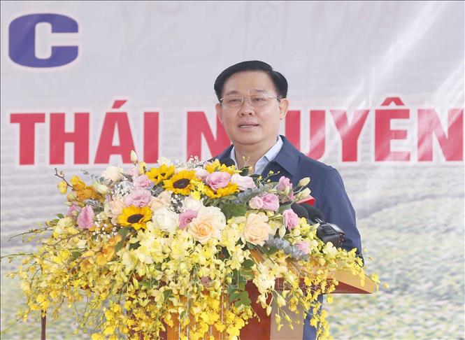 Chủ tịch Quốc hội Vương Đình Huệ dự Ngày hội Đại đoàn kết toàn dân tộc tại Thái Nguyên Chú thích ảnh