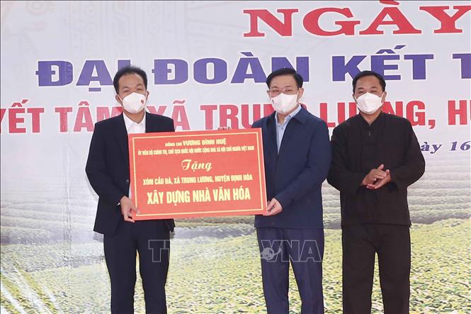 Chủ tịch Quốc hội Vương Đình Huệ dự Ngày hội Đại đoàn kết toàn dân tộc tại Thái Nguyên Chú thích ảnh