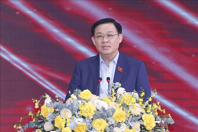 Chủ tịch Quốc hội Vương Đình Huệ thăm làm việc tại Bệnh viện Trung ương Thái Nguyên Chú thích ảnh