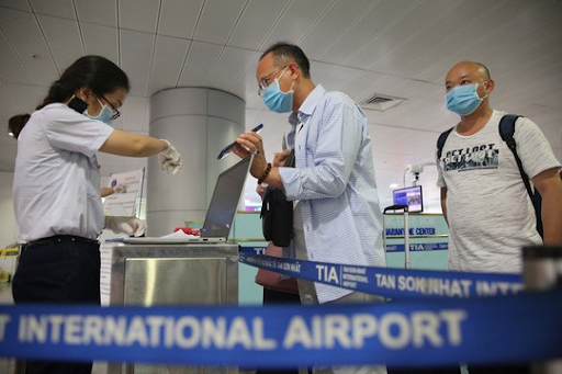 Chuyên gia nước ngoài hiện đang gặp khó khăn đi nhập cảnh vào Việt Nam - Ảnh minh họa. Chuyên gia nước ngoài hiện đang gặp khó khăn đi nhập cảnh vào Việt Nam - Ảnh minh họa.