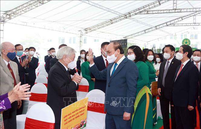 Chủ tịch nước dự Lễ kỷ niệm Ngày Nhà giáo Việt Nam tại Học viện Nông nghiệp Việt Nam Chú thích ảnh