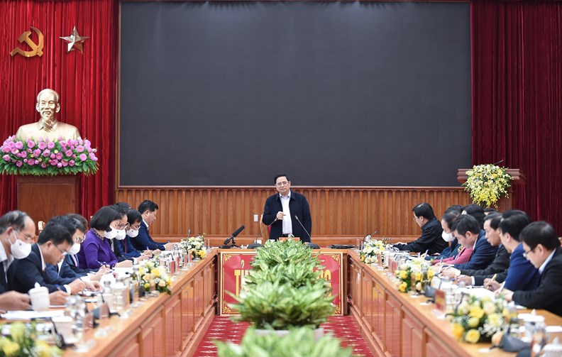 Hoàn thành tuyến cao tốc Đồng Đăng - Trà Lĩnh trước 2025; chọn Cao Bằng thí điểm xóa nhà ở tạm, nhà dột nát Hoàn thành tuyến cao tốc Đồng Đăng - Trà Lĩnh trước 2025; chọn Cao Bằng thí điểm xóa nhà ở tạm, nhà dột nát