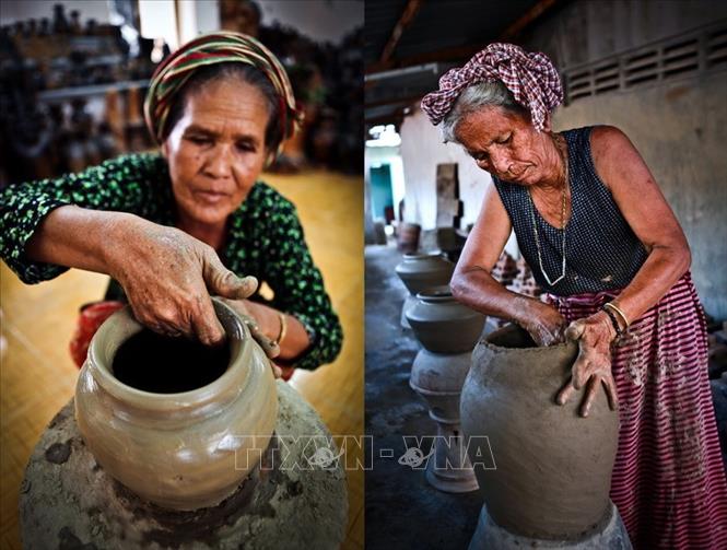 Nghệ thuật làm gốm của người Chăm được UNESCO ghi danh Chú thích ảnh