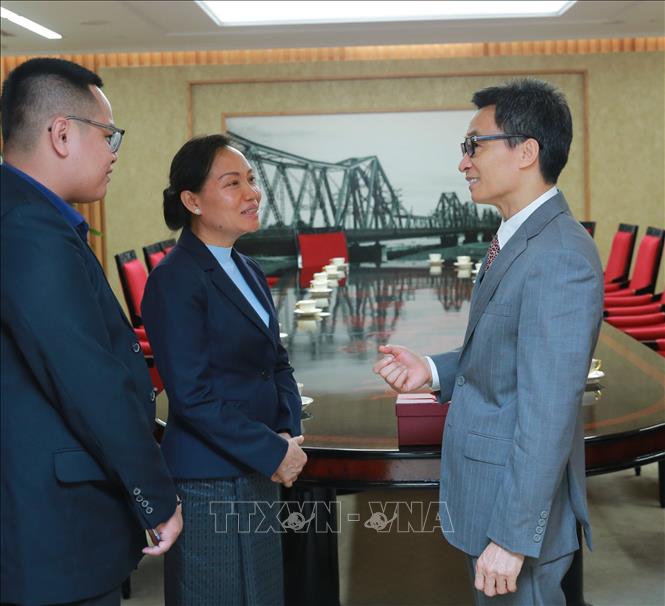 Phó Thủ tướng Vũ Đức Đam tiếp Bộ trưởng Bộ Lao động và Phúc lợi xã hội Lào Chú thích ảnh