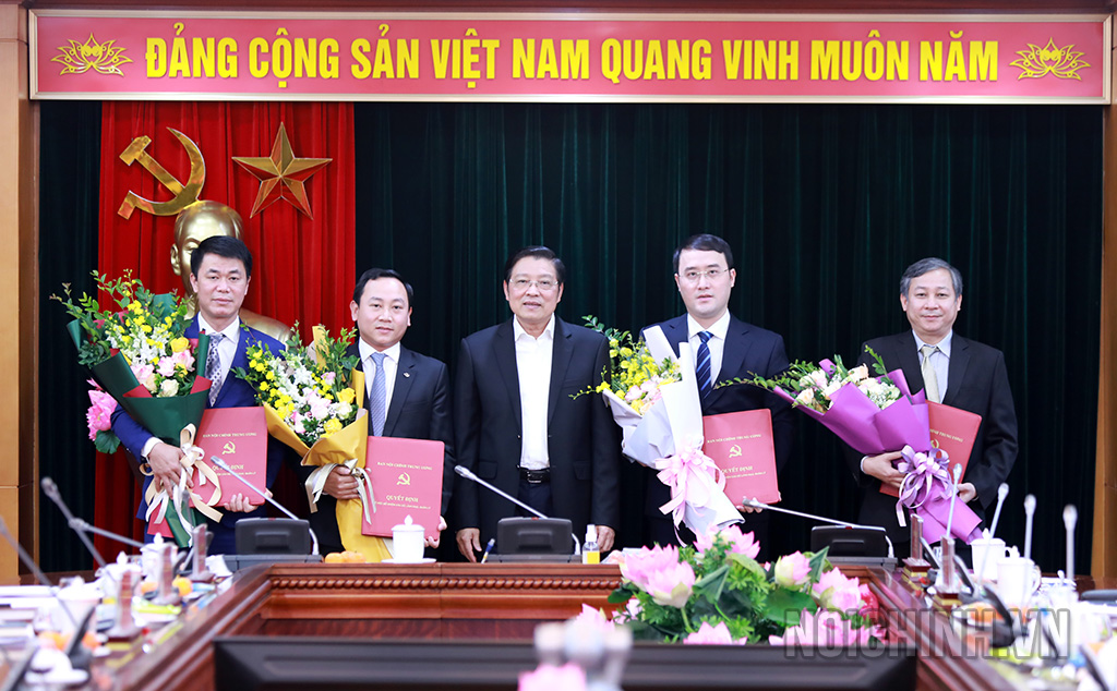 Trao quyết định bổ nhiệm nhân sự Ban Nội chính Trung ương, Bộ Công an Trao quyết định bổ nhiệm nhân sự Ban Nội chính Trung ương, Bộ Công an