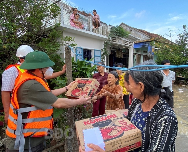 Khẩn trương giúp dân khắc phục hậu quả mưa lũ, ổn định đời sống Khẩn trương giúp dân khắc phục hậu quả mưa lũ, ổn định đời sống