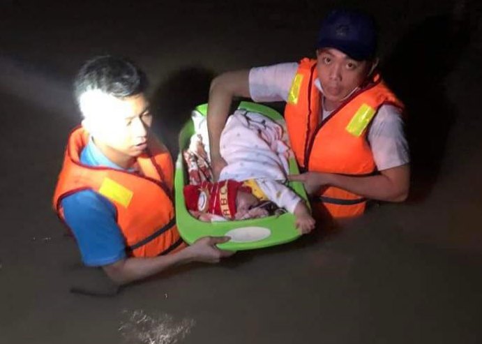 Khẩn trương giúp dân khắc phục hậu quả mưa lũ, ổn định đời sống Khẩn trương giúp dân khắc phục hậu quả mưa lũ, ổn định đời sống