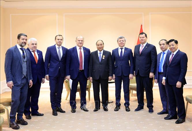 Chủ tịch nước Nguyễn Xuân Phúc tiếp Chủ tịch Đảng Cộng sản Nga Gennady Zyuganov Chú thích ảnh