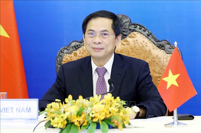 Ngành Ngoại giao - Lực lượng chủ lực và xung kích trên mặt trận đối ngoại Chú thích ảnh