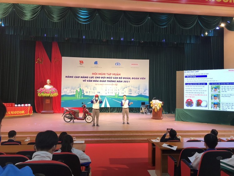 Nâng cao ý thức đội mũ bảo hiểm của thanh niên Việt Nam Nâng cao ý thức đội mũ bảo hiểm của thanh niên Việt Nam