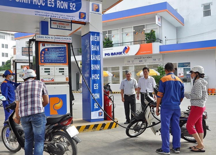 Giá xăng lại tăng, nguy cơ vượt mốc 23.000 đồng/lít Giá xăng lại tăng, nguy cơ vượt mốc 23.000 đồng/lít