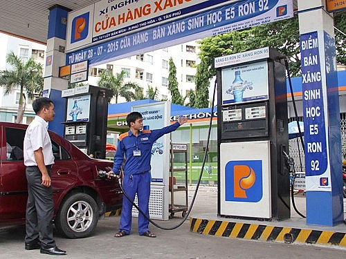 Giá xăng tăng trở lại. Giá xăng tăng trở lại.