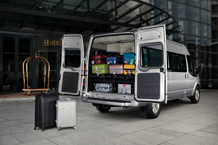 Ford Transit 2022 được cải tiến mạnh mẽ, giá bán khởi điểm từ 845 triệu đồng Ford Transit 2022 được cải tiến mạnh mẽ, giá bán khởi điểm từ 845 triệu đồng