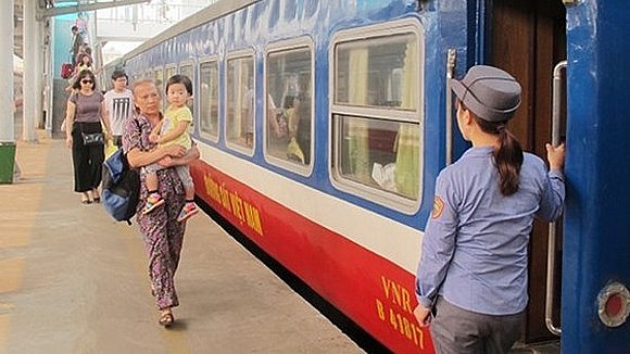 Đường sắt chạy tăng cường nhiều đôi tàu dịp Tết Dương lịch Đường sắt chạy tăng cường nhiều đôi tàu dịp Tết Dương lịch