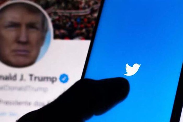 Ông Trump được Twitter 'nối sóng' sau 12 tiếng, kèm theo cảnh báo cứng rắn Ông Trump được Twitter 'nối sóng' sau 12 tiếng, kèm theo cảnh báo cứng rắn