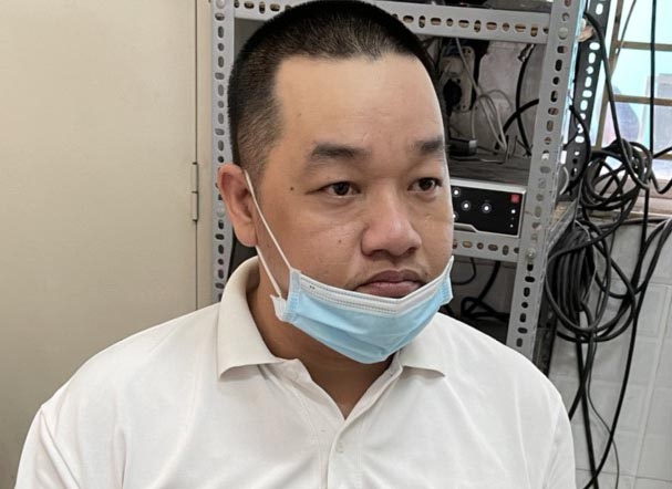 Tin tức pháp luật sáng 10/1: Phá đường dây làm thẻ ngành công an ở TP.HCM Tin tức pháp luật sáng 10/1: Phá đường dây làm thẻ ngành công an ở TP.HCM