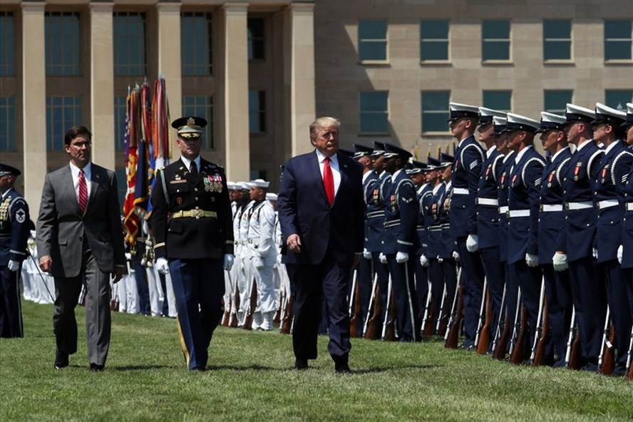 Vì sao Lầu Năm Góc phá vỡ truyền thống, không tổ chức lễ chia tay Tổng thống Trump? Vì sao Lầu Năm Góc phá vỡ truyền thống, không tổ chức lễ chia tay Tổng thống Trump?