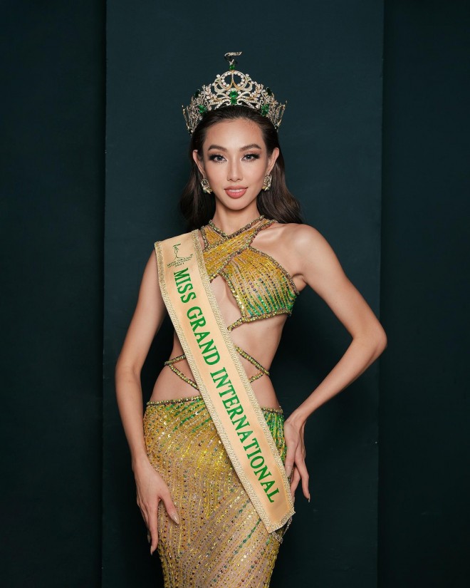 Cận cảnh loạt đầm dạ hội giúp mỹ nhân Việt thăng hoa trên đấu trường quốc tế năm 2021 Cận cảnh loạt đầm dạ hội giúp mỹ nhân Việt thăng hoa trên đấu trường quốc tế năm 2021