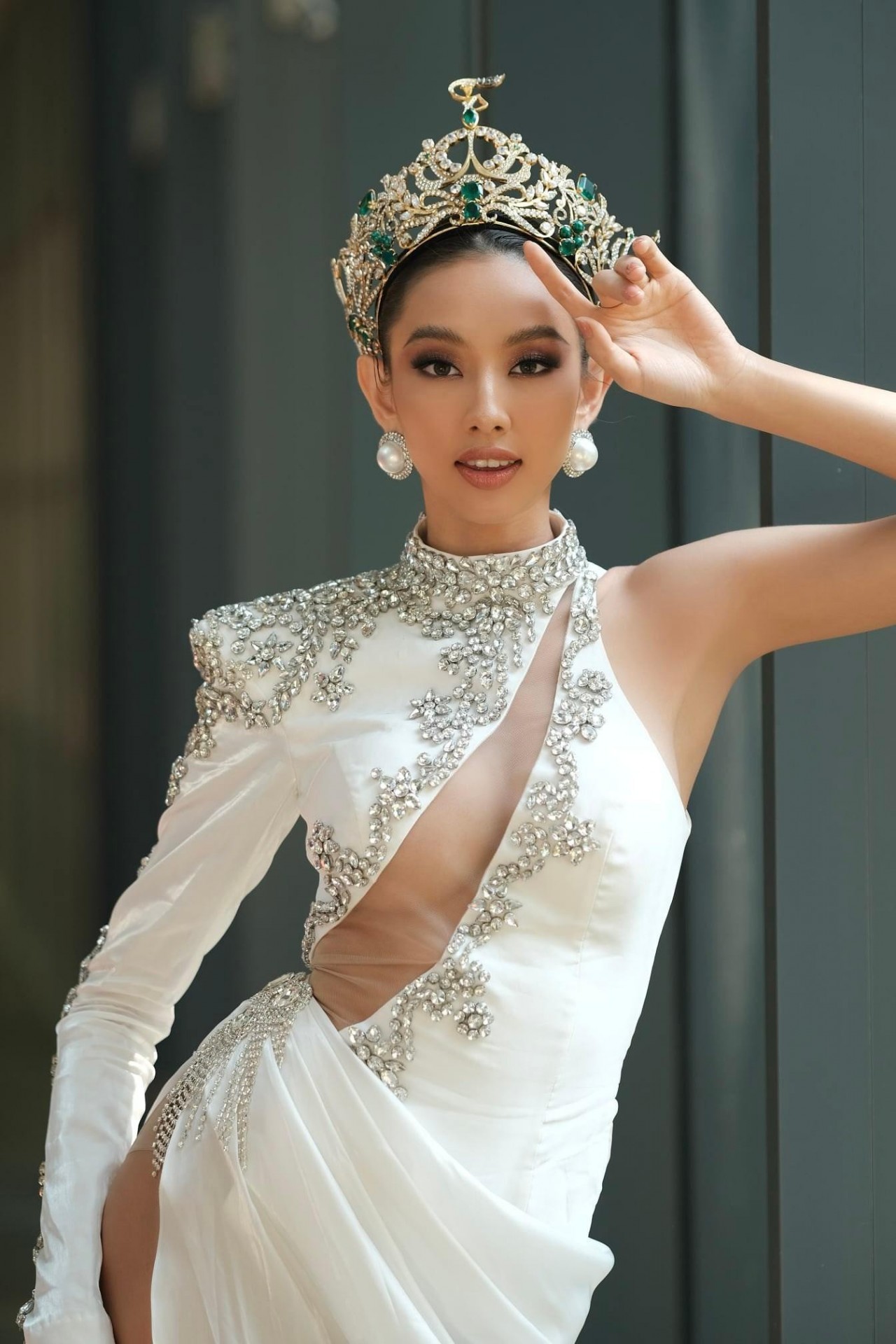 Thuỳ Tiên 'thăng hạng' nhan sắc với loạt váy áo cắt xẻ nóng bỏng Thuỳ Tiên 'thăng hạng' nhan sắc với loạt váy áo cắt xẻ nóng bỏng