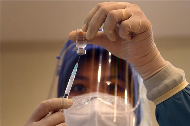 Thủ tướng Thái Lan đề nghị được tiêm mũi vaccine COVID-19 đầu tiên Thủ tướng Thái Lan đề nghị được tiêm mũi vaccine COVID-19 đầu tiên