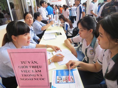 Cuối năm 2022: phấn đấu giảm tỷ lệ lao động thất nghiệp khu vực thành thị xuống dưới 4% Cuối năm 2022: phấn đấu giảm tỷ lệ lao động thất nghiệp khu vực thành thị xuống dưới 4%