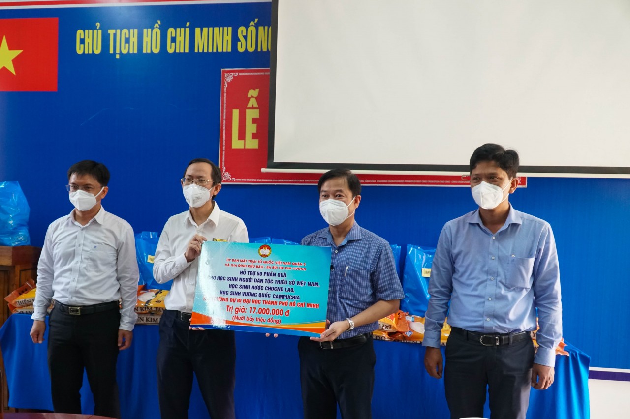 Kiều bào góp phần quảng bá hình ảnh đất nước, con người Việt Nam Kiều bào góp phần quảng bá hình ảnh đất nước, con người Việt Nam