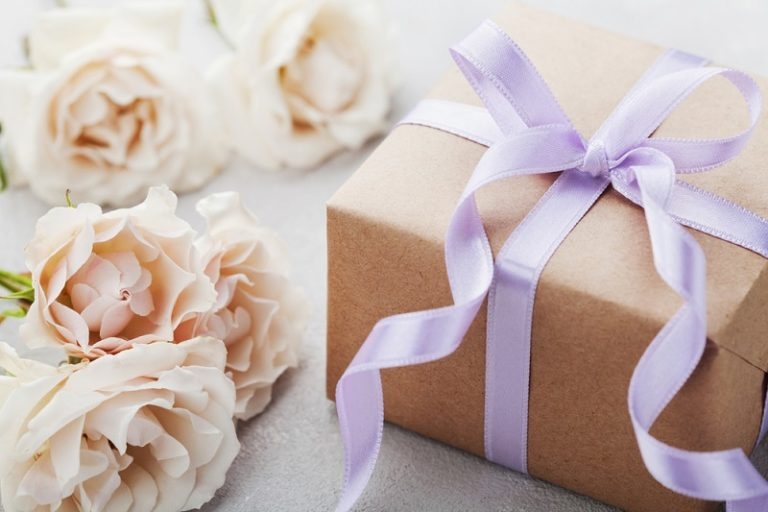 Ngày 8/3 nên tặng gì cho mẹ chồng để tình cảm thêm khăng khít? Ngày 8/3 nên tặng gì cho mẹ chồng để tình cảm thêm khăng khít?