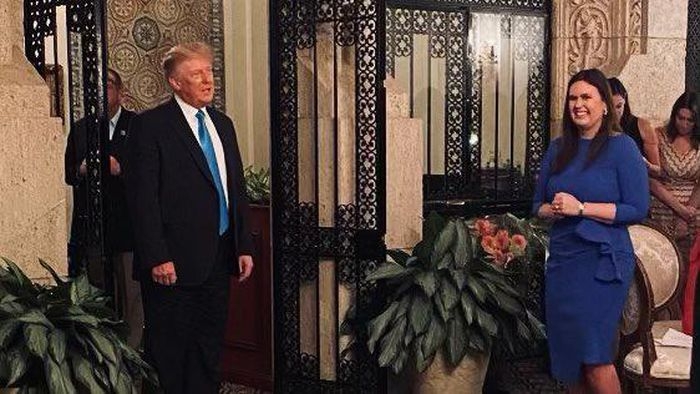 Ông Trump bất ngờ xuất hiện ở sự kiện tranh cử của nhân viên thân cận Ông Trump bất ngờ xuất hiện ở sự kiện tranh cử của nhân viên thân cận