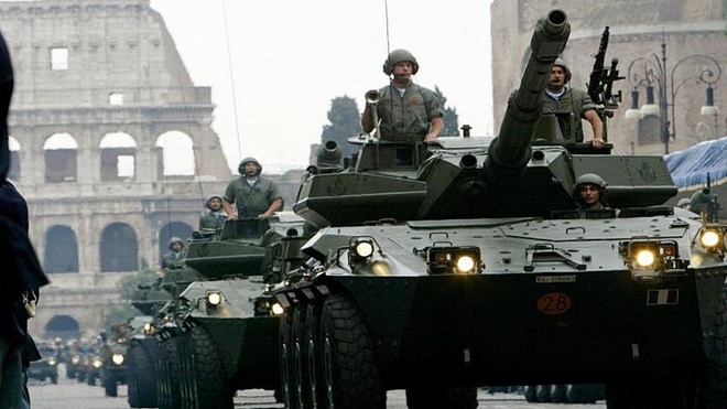 Xe tăng quân đội Italy bắn nhầm nông trại trong đêm Xe tăng quân đội Italy bắn nhầm nông trại trong đêm