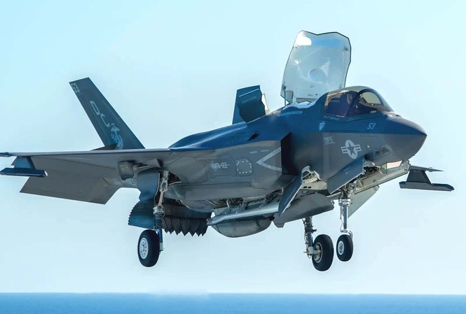 Đạn pháo trên chiếc F-35 của Thủy quân lục chiến Mỹ bất ngờ phát nổ Đạn pháo trên chiếc F-35 của Thủy quân lục chiến Mỹ bất ngờ phát nổ