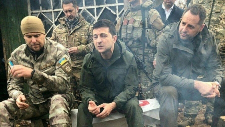 Tổng thống Ukraine tố Nga 'diễu võ' ở Donbass Tổng thống Ukraine tố Nga 'diễu võ' ở Donbass