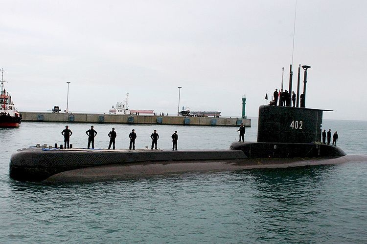 Quân đội Indonesia phát hiện tín hiệu gần nơi tàu ngầm KRI Nanggala 402 biến mất Quân đội Indonesia phát hiện tín hiệu gần nơi tàu ngầm KRI Nanggala 402 biến mất