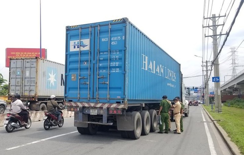 undefined 5236 container tong nguoi eakm