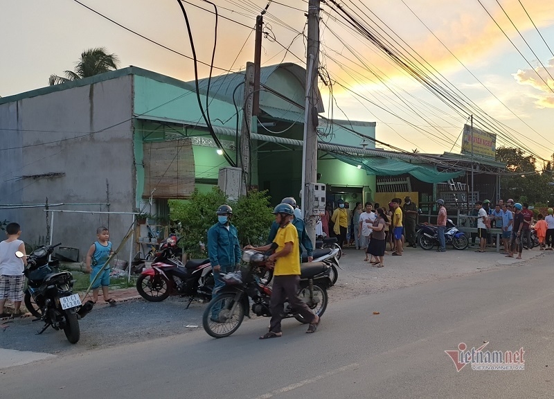 undefined 2850 be gai 12 tuoi chet trong tu the treo co o gac tro nghi bi cha me la ray