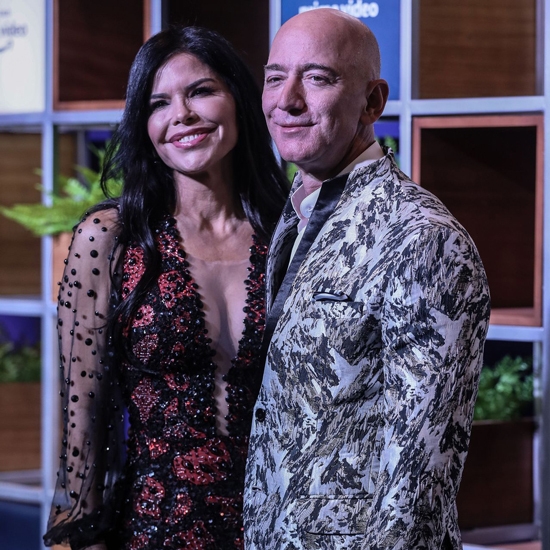 Tỷ phú Jeff Bezos đưa đón người tình bằng chuyên cơ 65 triệu USD Tỷ phú Jeff Bezos đưa đón người tình bằng chuyên cơ 65 triệu USD