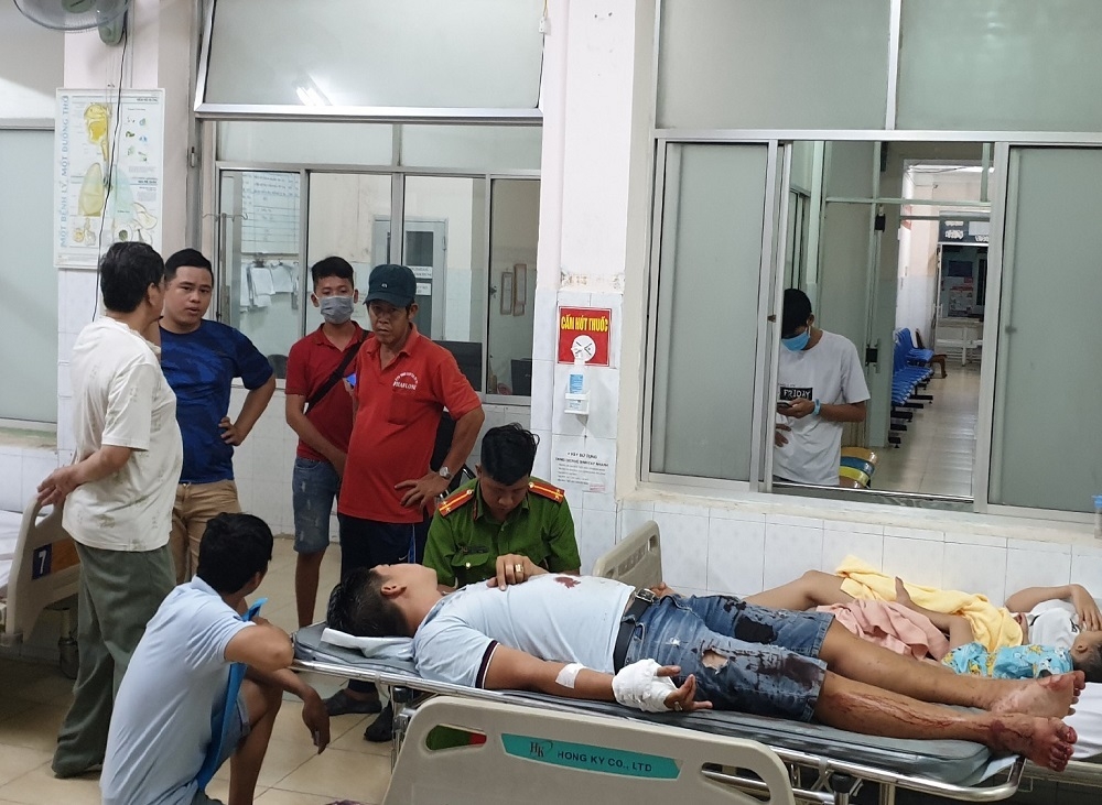 5310 chu dai ly ve so cung nhan vien o binh duong bi truy sat nhap vien