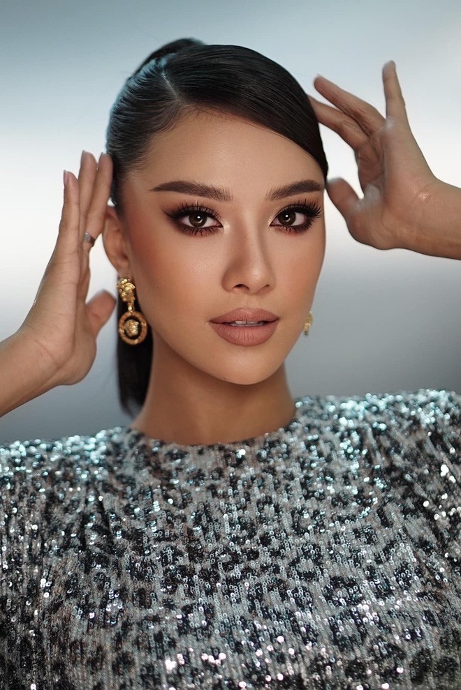 Á hậu Kim Duyên gây 'sốt' khi đổi tới 3 chuyên ngành ở 4 trường đại học trong vài năm Á hậu Kim Duyên gây 'sốt' khi đổi tới 3 chuyên ngành ở 4 trường đại học trong vài năm