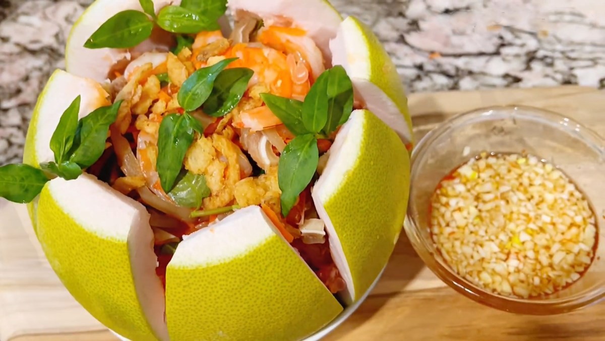 Đổi bữa cho cả nhà với món gỏi bưởi thanh mát ngày Trung thu bằng công thức đơn giản Đổi bữa cho cả nhà với món gỏi bưởi thanh mát ngày Trung thu bằng công thức đơn giản